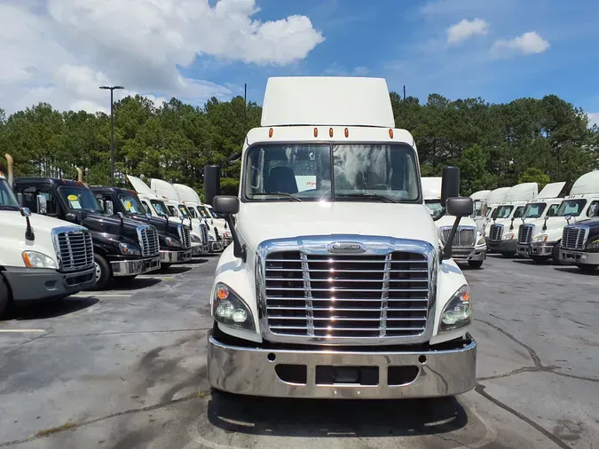 2020 FREIGHTLINER/MERCEDES CASCADIA 125