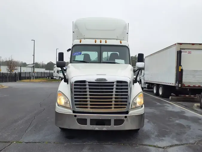 2017 FREIGHTLINER/MERCEDES CASCADIA 125