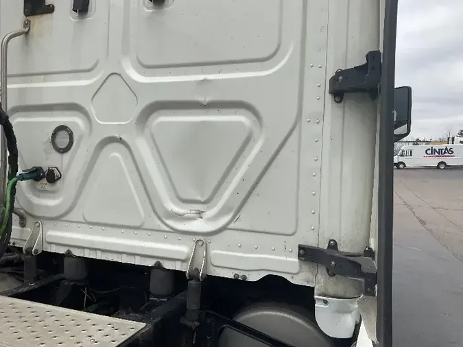 2018 FREIGHTLINER T12664ST