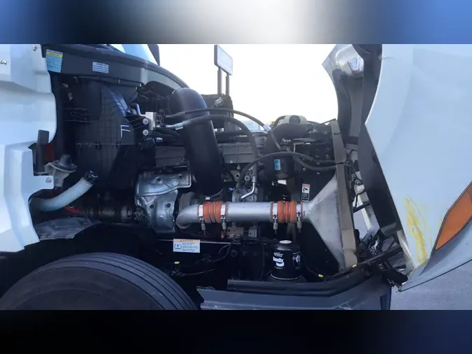 2021 Freightliner Cascadia 126