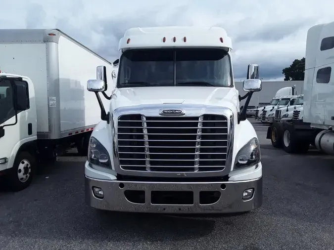 2019 FREIGHTLINER CASCADIA 125