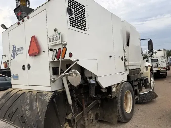 2012 INTERNATIONAL DURASTAR 4400