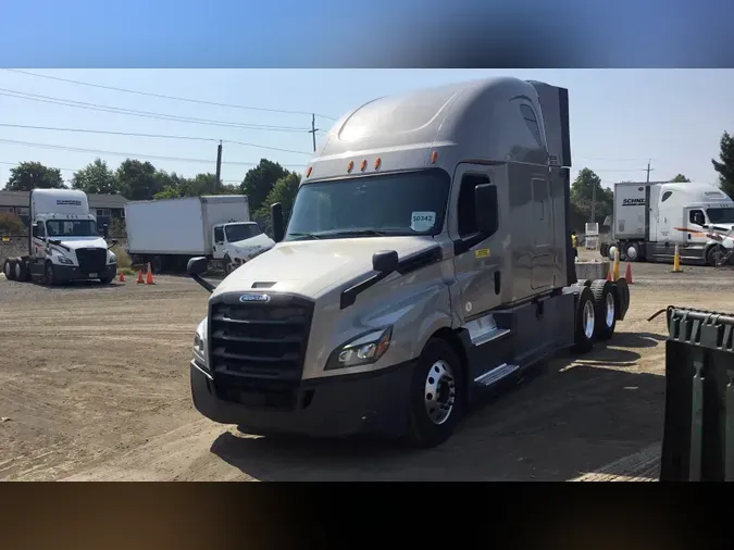 2020 Freightliner Cascadia 126