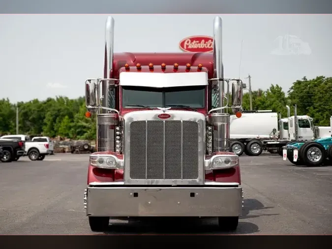 2023 PETERBILT 389