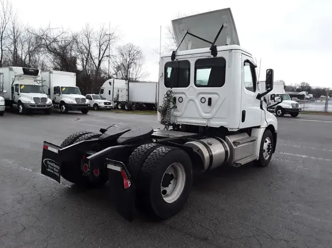 2022 FREIGHTLINER/MERCEDES CASCADIA PX12642ST