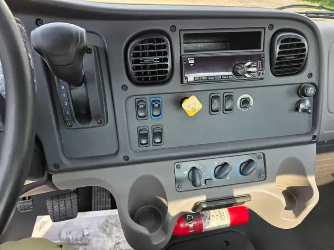 2019 FREIGHTLINER M2 106