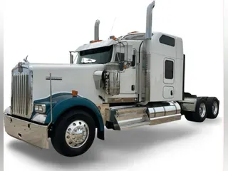 2021 Kenworth W900L