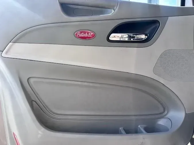 2022 Peterbilt 579c96ce68252b5f87d1c531bd1f9730602