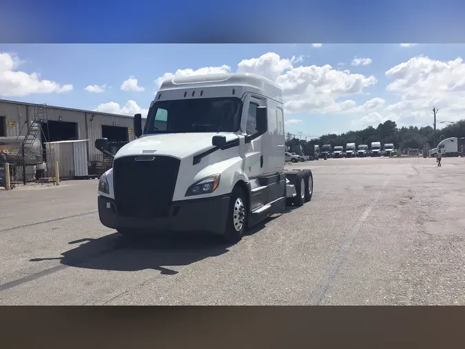 2021 Freightliner Cascadia 126