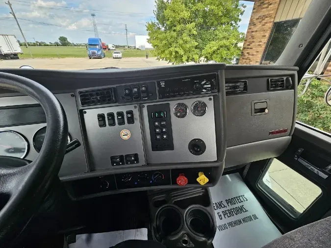 2018 KENWORTH T370
