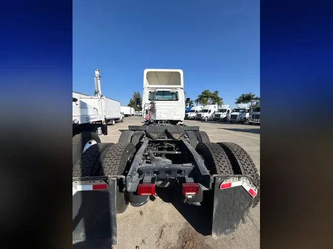 2019 NAVISTAR INTERNATIONAL LT625 DAYCAB T/A
