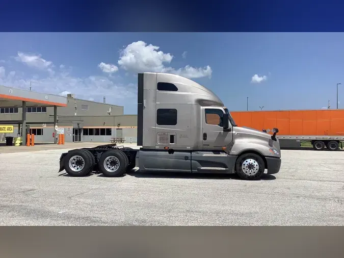 2022 International LT
