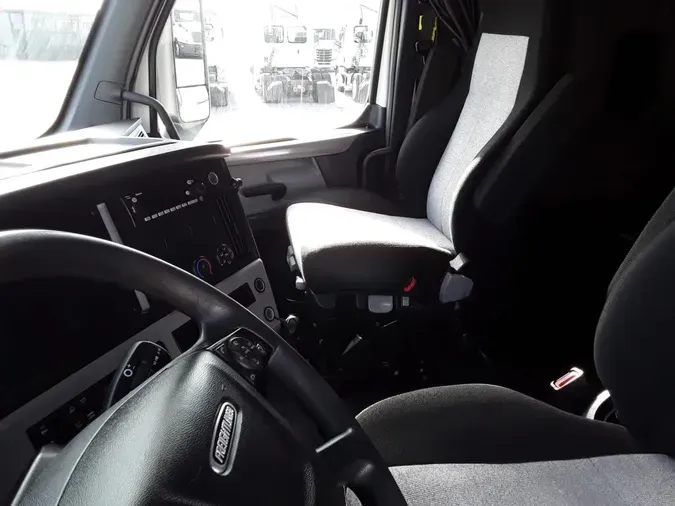 2019 FREIGHTLINER/MERCEDES NEW CASCADIA 126c974483290b7f7be814a463c3f835829