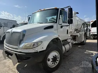 2012 INTERNATIONAL DURASTAR 4300