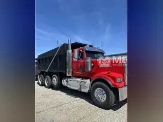 2017 WESTERN STAR 4900