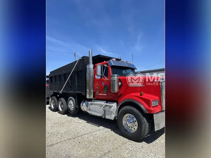 2017 WESTERN STAR 4900