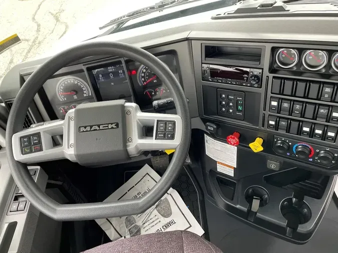 2026 MACK Granite GR64B
