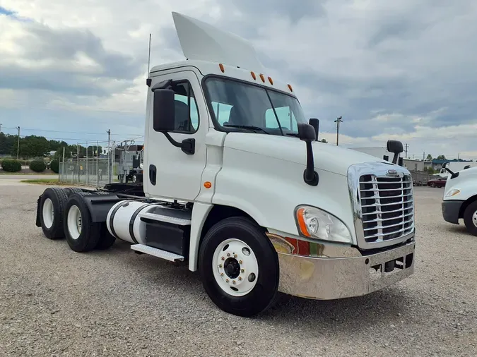 2018 FREIGHTLINER/MERCEDES CASCADIA 125