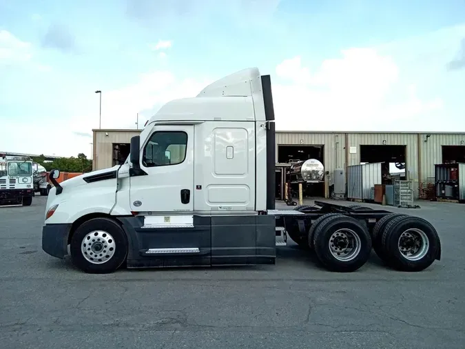 2023 Freightliner Cascadia 126c97f8723906ae7358d0fabbcc07b501d