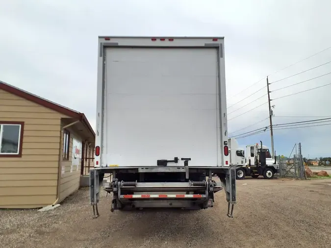 2018 FREIGHTLINER M2 106