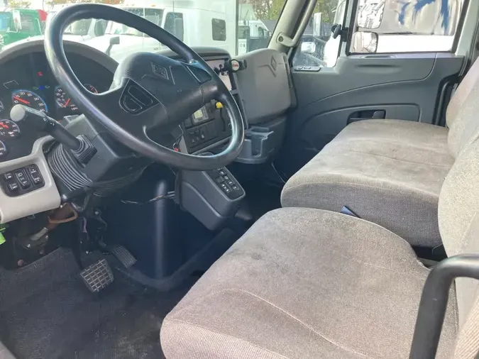 2019 NAVISTAR INTERNATIONAL 4300