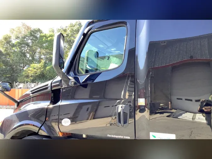 2023 Freightliner Cascadia 126c986a971e5f728ce10e28bb4e3b6c00e