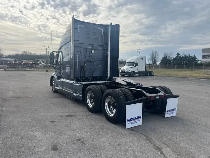 2022 VOLVO VNL64T760