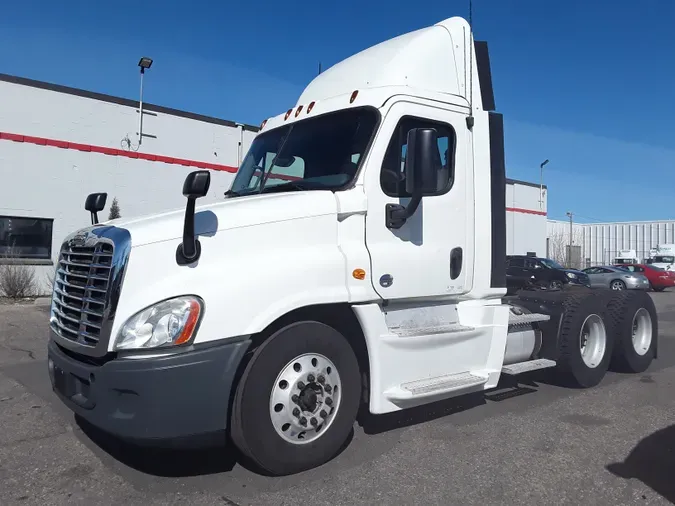 2015 FREIGHTLINER/MERCEDES CASCADIA 125c9889de96141f66ca170eee6fafae2b5