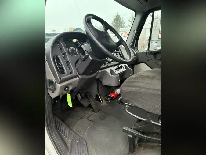 2020 FREIGHTLINER/MERCEDES M2 106