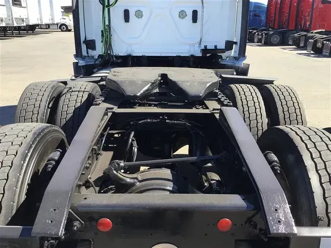 2021 FREIGHTLINER CA126