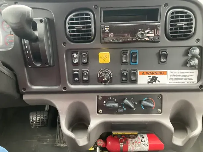 2020 FREIGHTLINER/MERCEDES M2 106