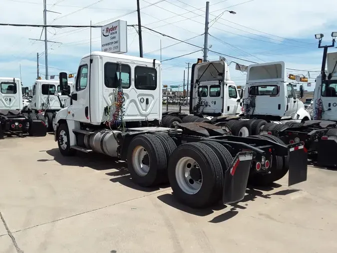 2020 FREIGHTLINER CASCADIA 125