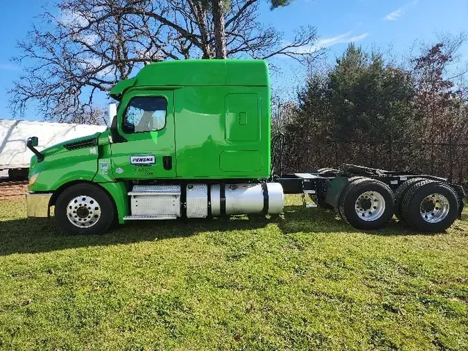 2019 Freightliner T12664ST