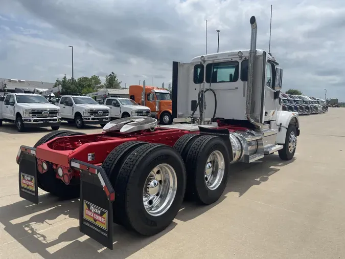 2022 Peterbilt 567