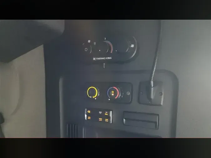 2019 FREIGHTLINER CA126