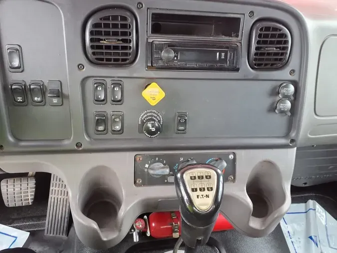 2017 FREIGHTLINER M2 106