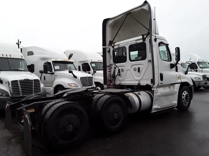 2018 FREIGHTLINER/MERCEDES CASCADIA 125