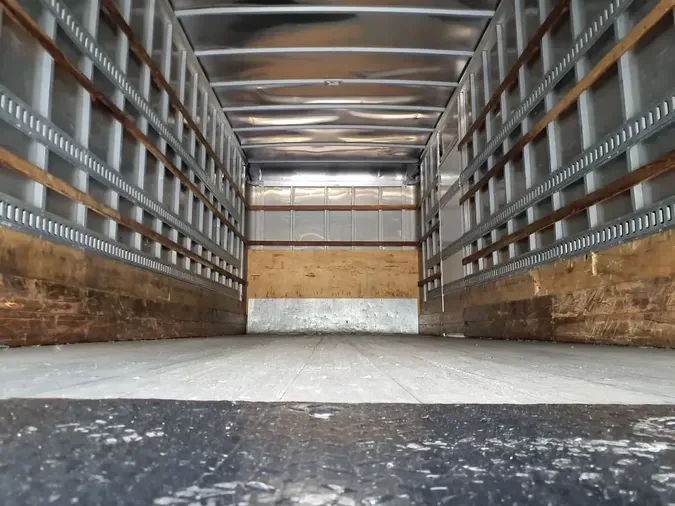 2018 FREIGHTLINER M2 106