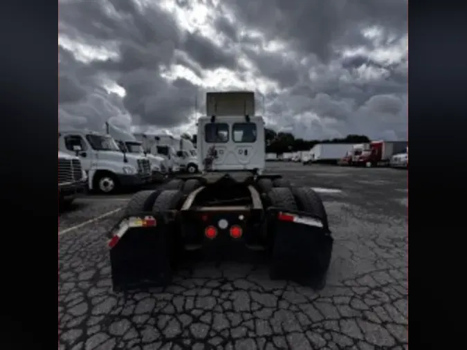 2019 FREIGHTLINER NEW CASCADIA PX12664