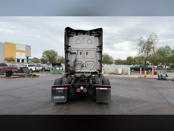 2025 Freightliner Cascadia 126