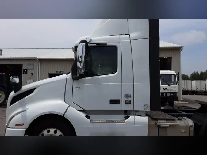 2018 Volvo VNL300