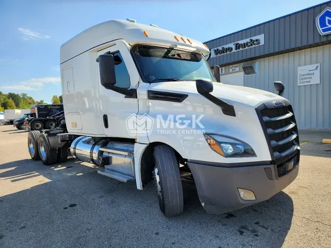 2022 FREIGHTLINER Cascadia 126