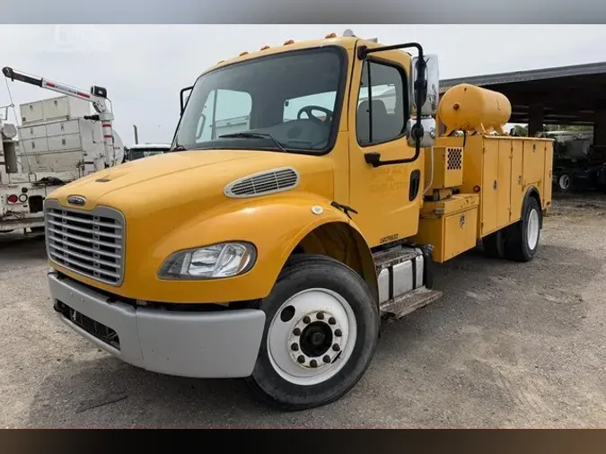 2013 FREIGHTLINER BUSINESS CLASS M2 106