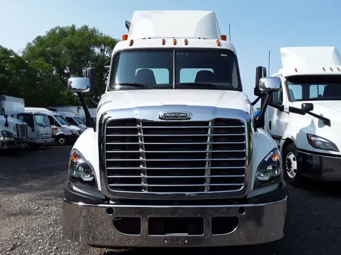 2015 FREIGHTLINER/MERCEDES CASCADIA 125