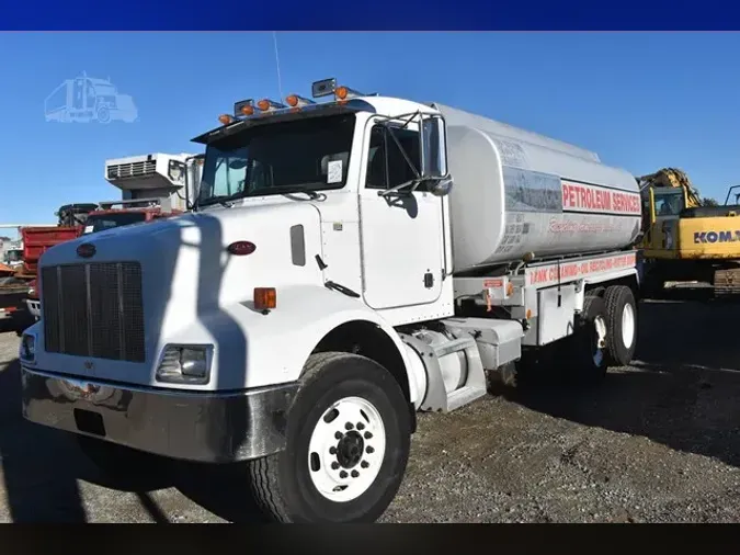 2004 PETERBILT 330