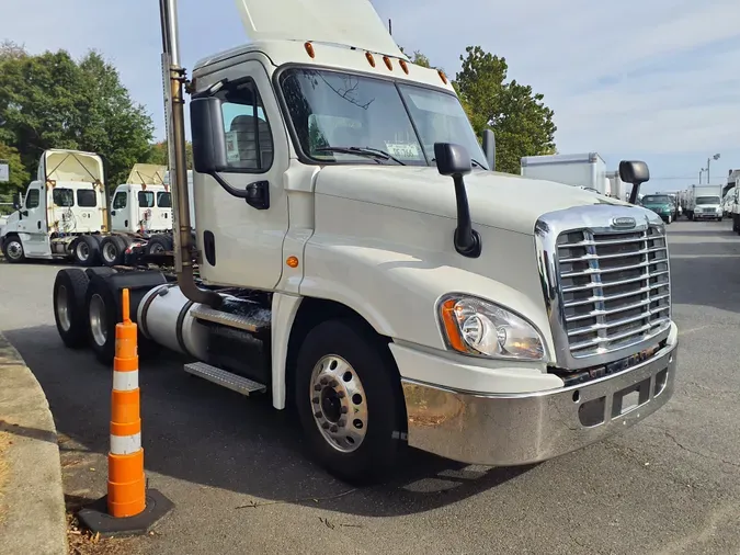 2018 FREIGHTLINER/MERCEDES CASCADIA 125