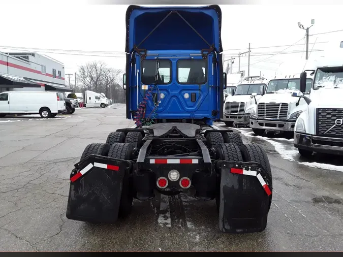 2017 FREIGHTLINER/MERCEDES CASCADIA 125