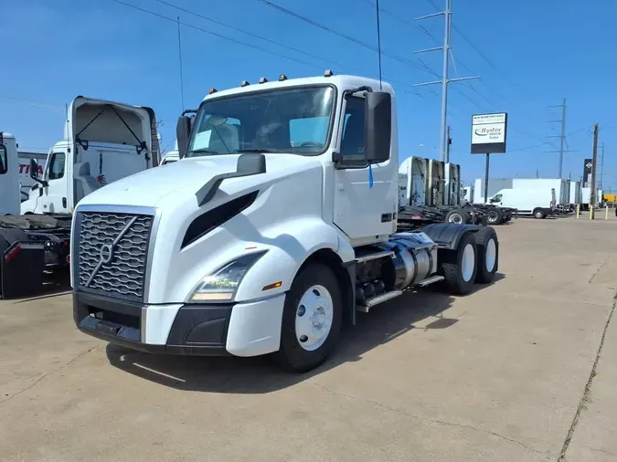 2020 VOLVO VNL64T-300c9b04b227a090169de1bf34b70c7e96a
