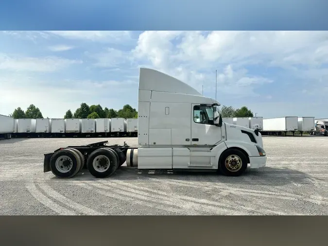 2016 Volvo VNL 740