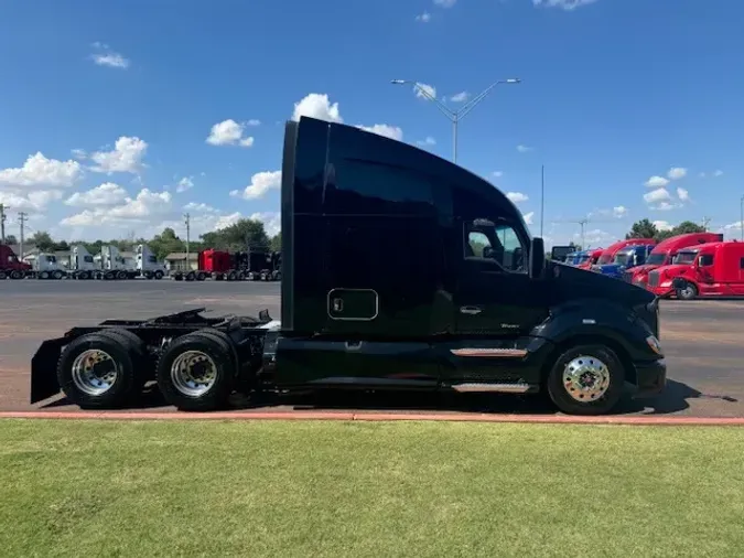 2021 KENWORTH T680